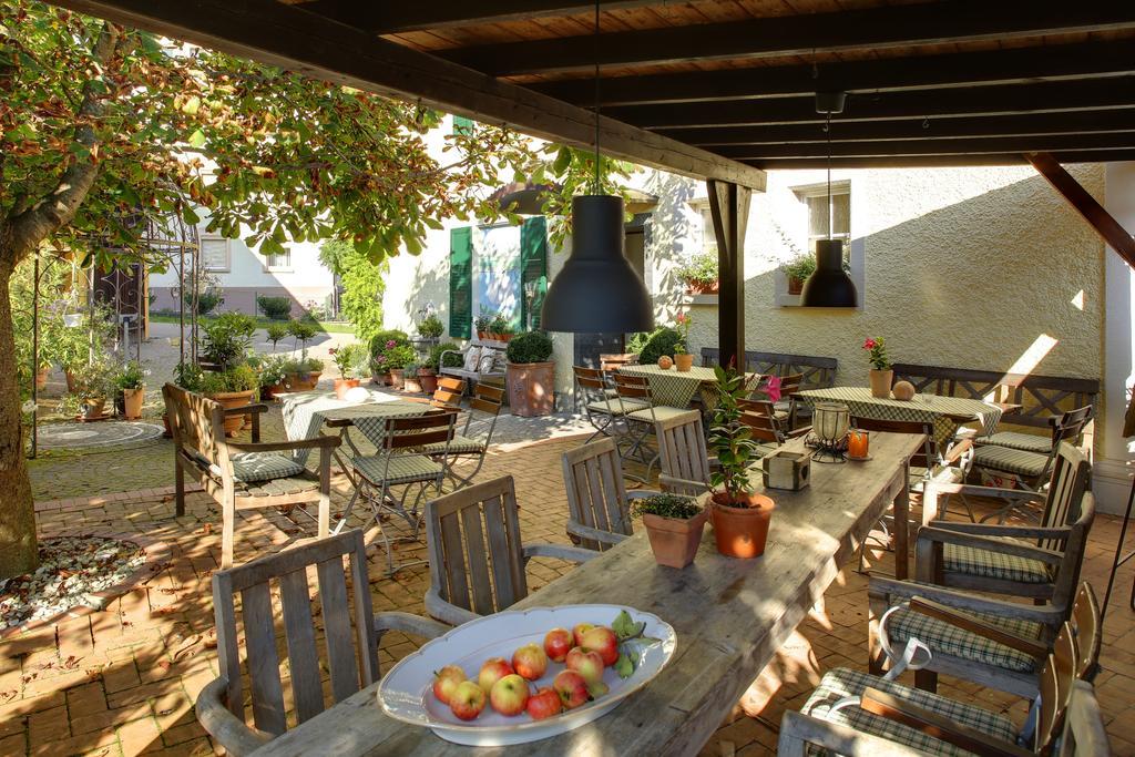שטולינגן Gasthaus Schwanen & Villa Pfarrhus מראה חיצוני תמונה