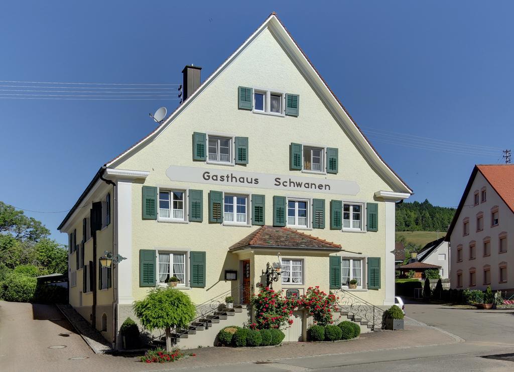 שטולינגן Gasthaus Schwanen & Villa Pfarrhus מראה חיצוני תמונה